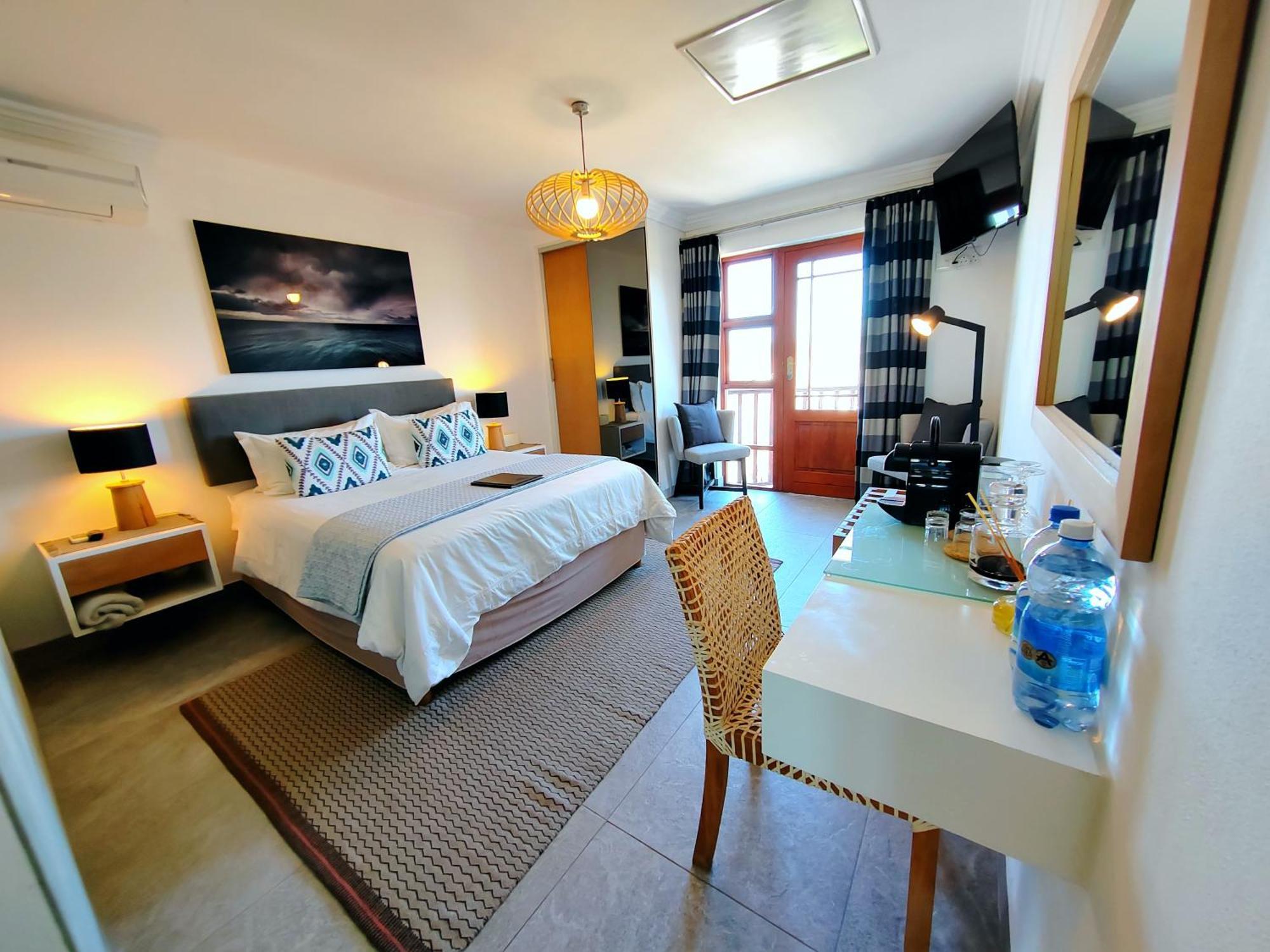 Candlewood Lodge *